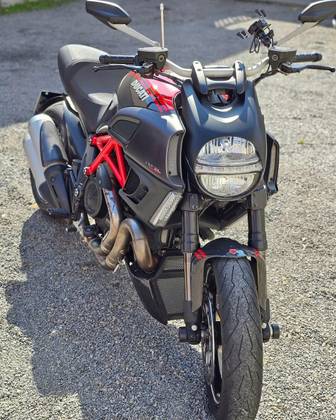 DUCATI DIAVEL CARBON 